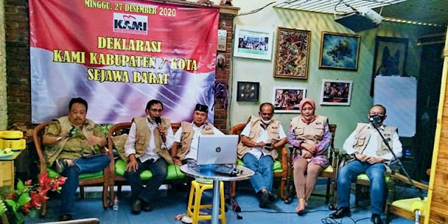Deklarasi Se-Jabar, 20 Wilayah Komitmen Berjuang Bersama KAMI Deklarasi Se-Jabar, 20 Wilayah Komitmen Berjuang Bersama KAMI