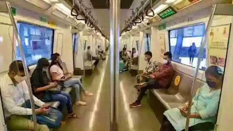 मेट्रो का दखलः सामाजिक दूरी के मानदंडों को तोड़ बैठने की अनुमति
