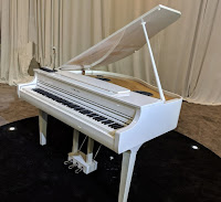 Yamaha CLP-695 hybrid digital piano
