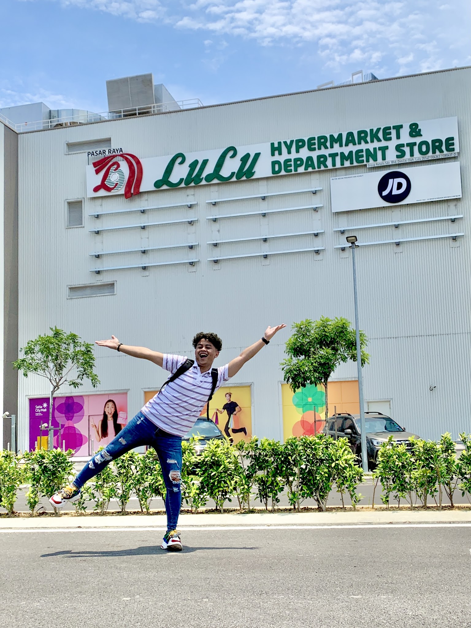 Lulu hypermarket setia city mall
