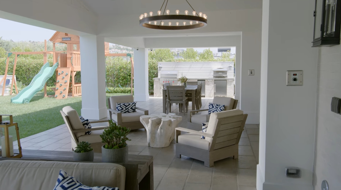 26 Interior Design Photos vs. 3910 Topside Ln, Corona Del Mar, CA Luxury Home Tour