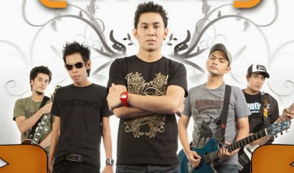 Lirik Lagu Dan Kunci Gitar Aku jatuh cinta lagi