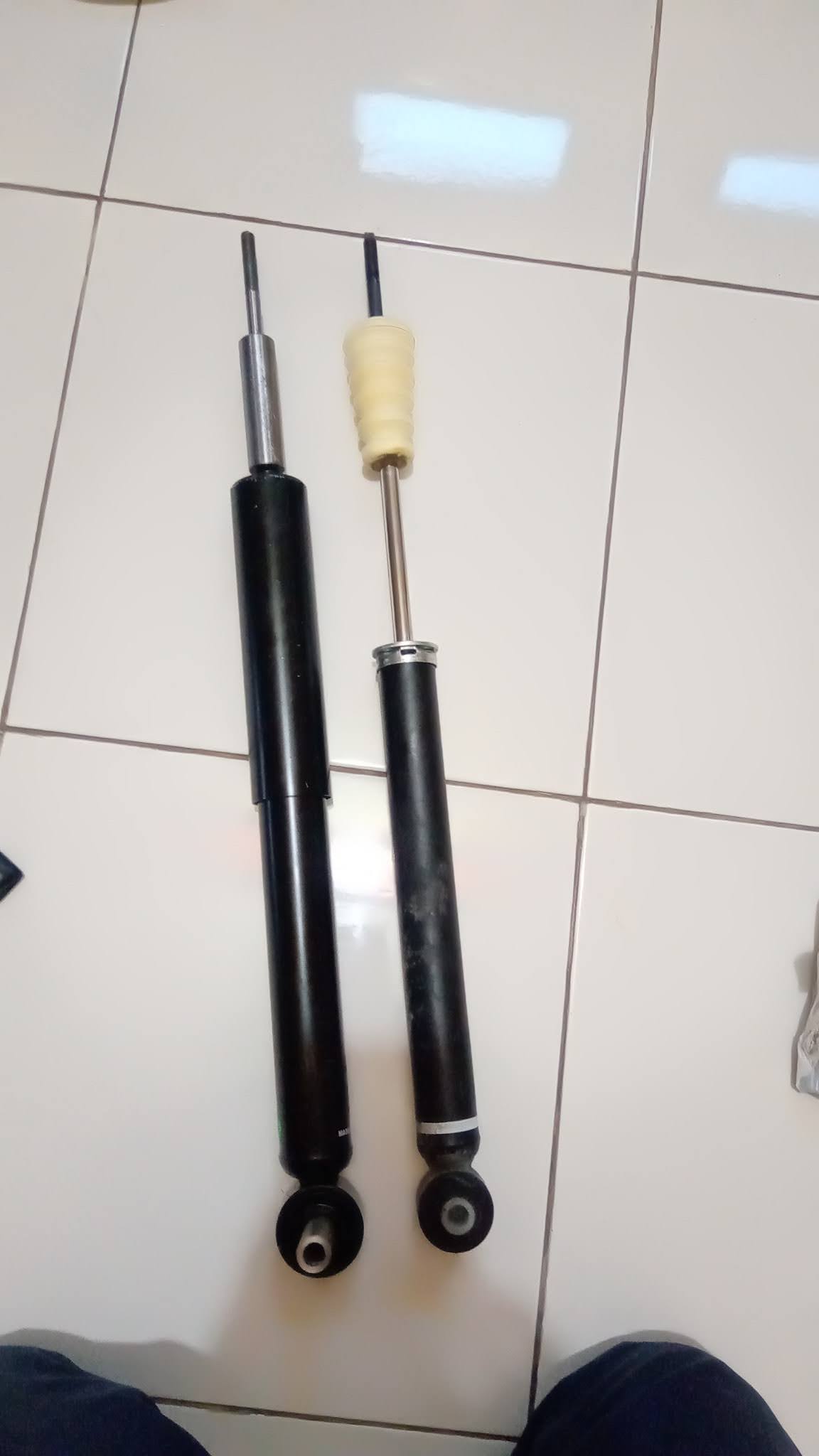 Pengukuran panjang shockbreaker Xpander dan Innova Reborn {Catur Wibisono}