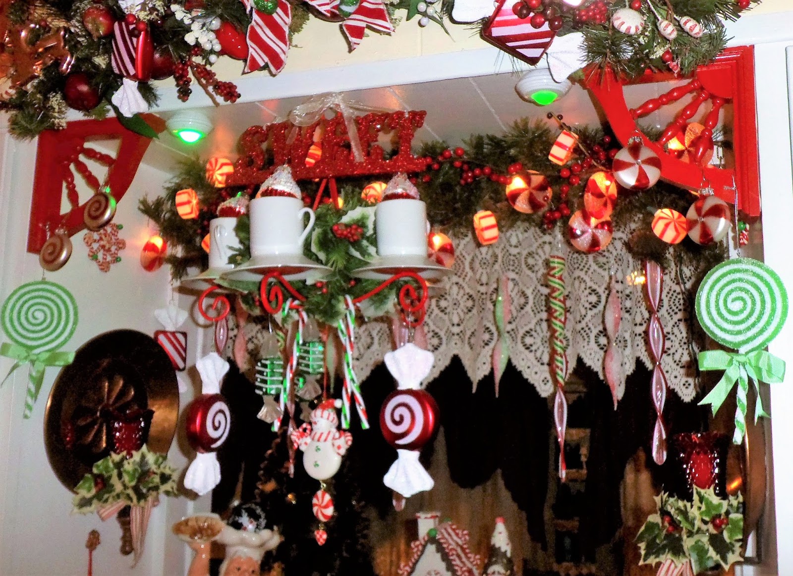 A DEBBIE-DABBLE CHRISTMAS: Christmas Candy Kitchen, Part 2, Christmas