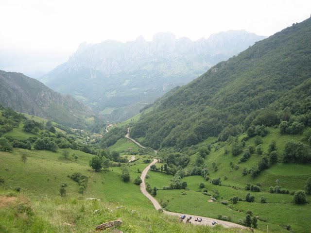 Rutas Montaña Asturias: Bajando a Tuiza por Valle de Corrales