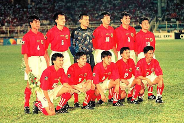 ĐT Việt Nam bỏ xa Thái Lan bảng xếp hạng FIFA: Vượt kỳ tích 21 năm được không? 2 ĐT Việt Nam bỏ xa Thái Lan bảng xếp hạng FIFA: Vượt kỳ tích 21 năm được không? 2