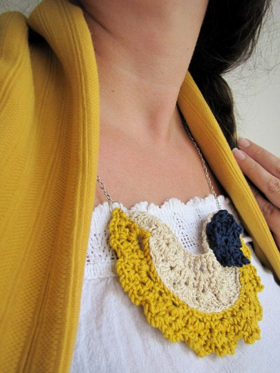 Vintage Bib Necklace - free pattern