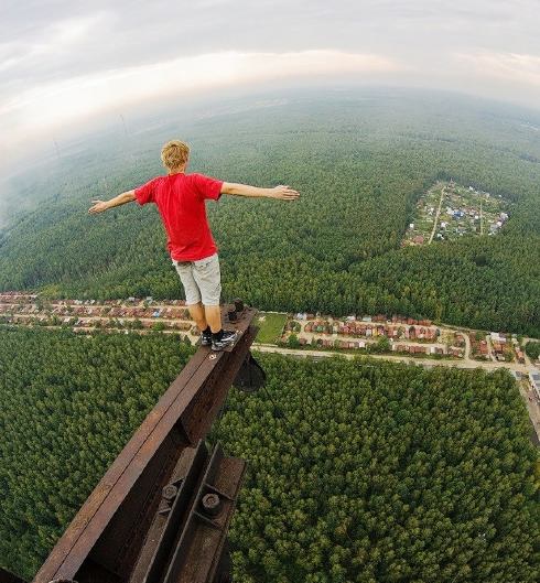 OTAKBERITA: Karya Foto Dari Ketinggian Yang Extrim