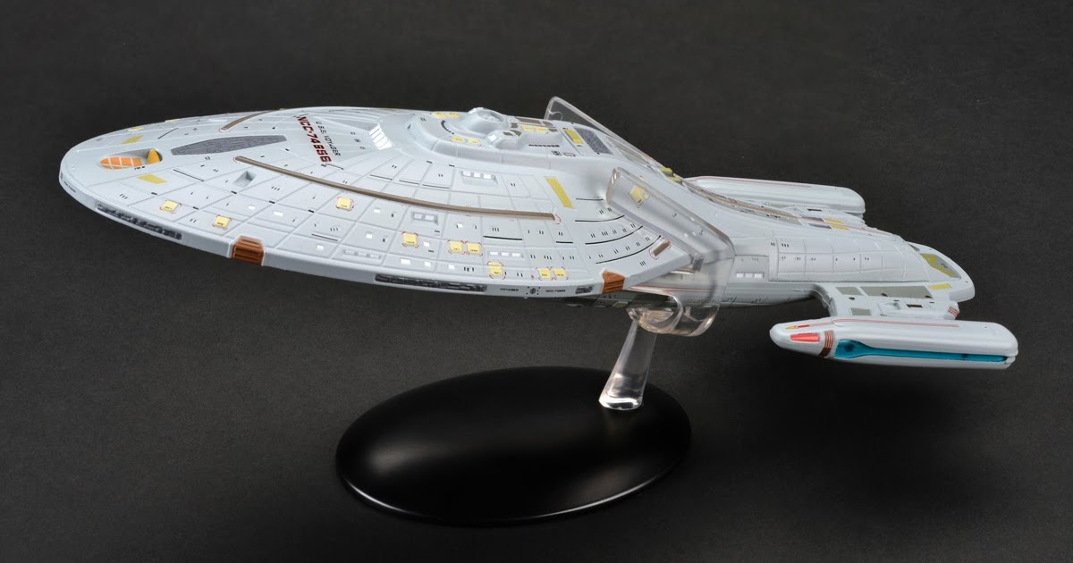 The Trek Collective New images of Eaglemoss XL Voyager and ring ship