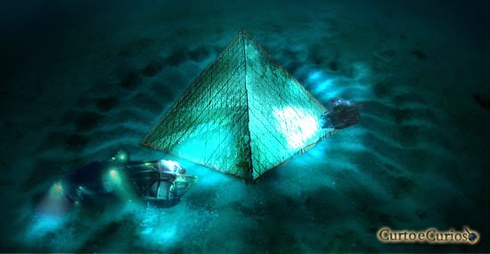 Pirâmides de cristal submersas no Triangulo das Bermudas