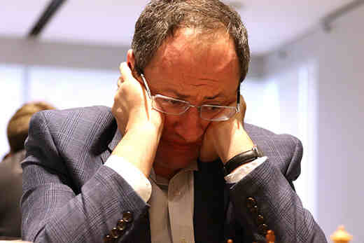 Une nulle suivie de 5 défaites consécutives pour l'Israélien Boris Gelfand transformé en punching-ball de service - Photo © site officiel Une nulle suivie de 5 défaites consécutives pour l'Israélien Boris Gelfand transformé en punching-ball de service - Photo © site officiel