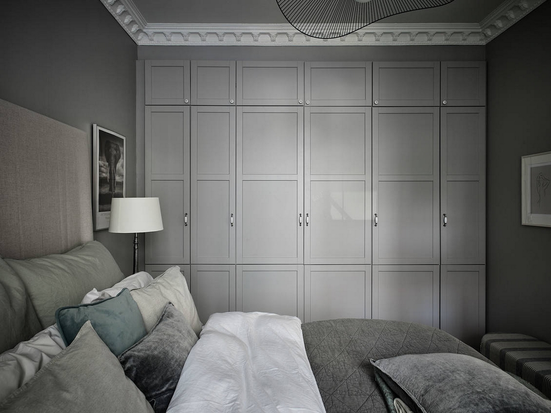 SÉDUISANT EN GRIS, BLANC ET NOIR