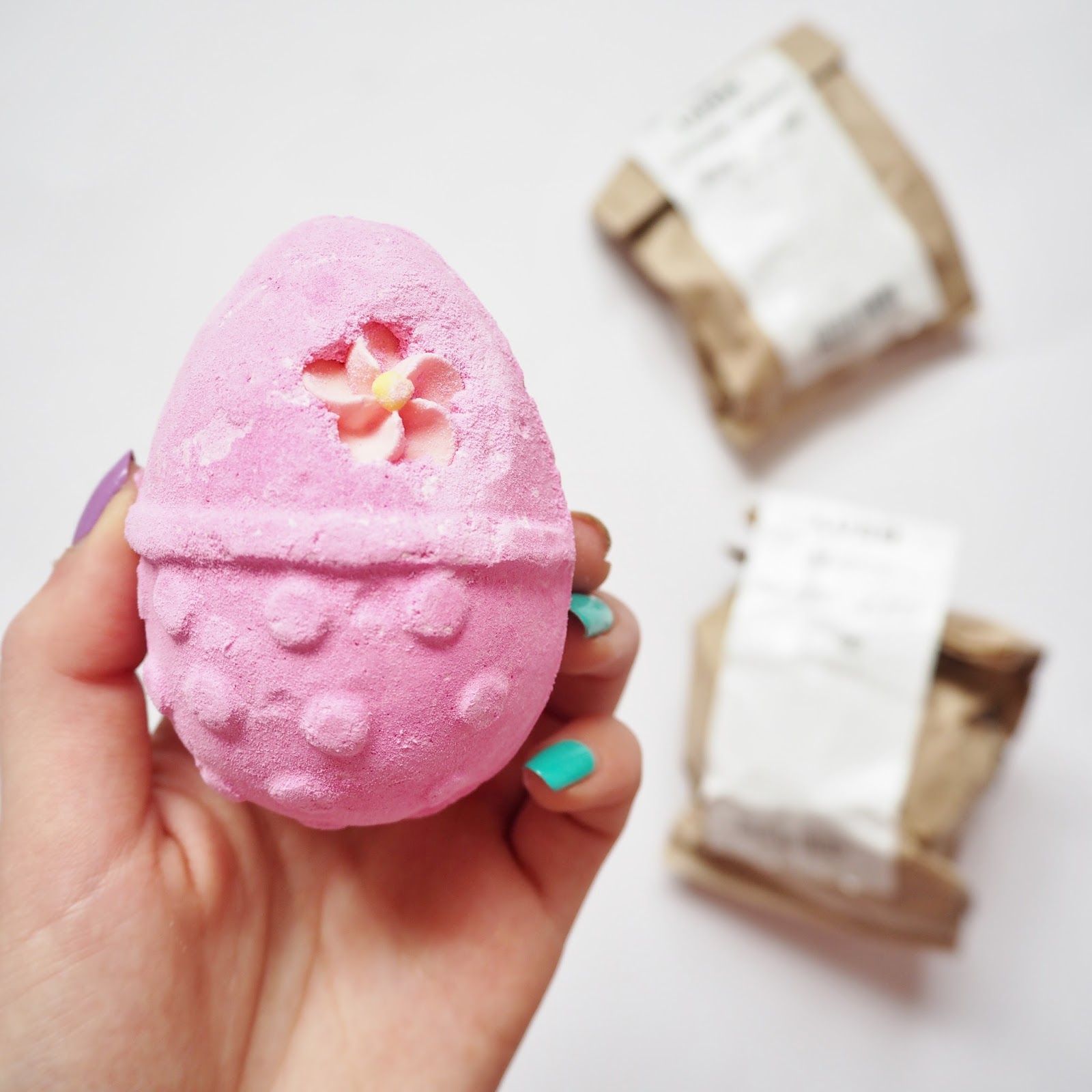 LIFESTYLE LUSH Easter 2016 Bath Bombs / Does