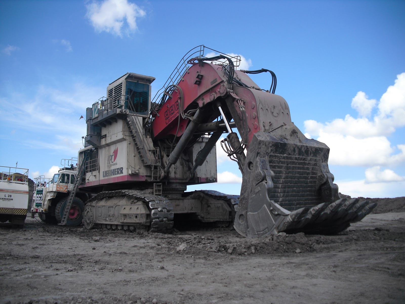 dyahermanto: Liebherr Shovel 996