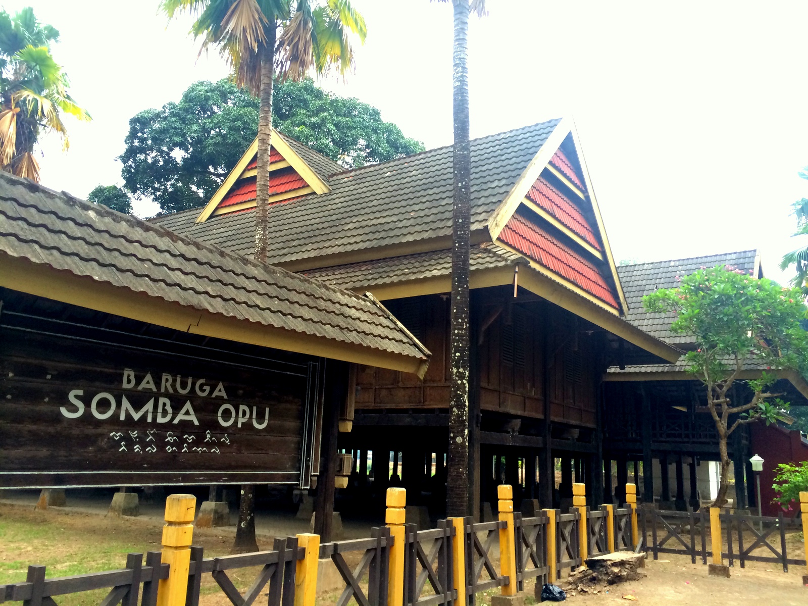 Travelholic: The Long Forgotten Fortress : Somba Opu