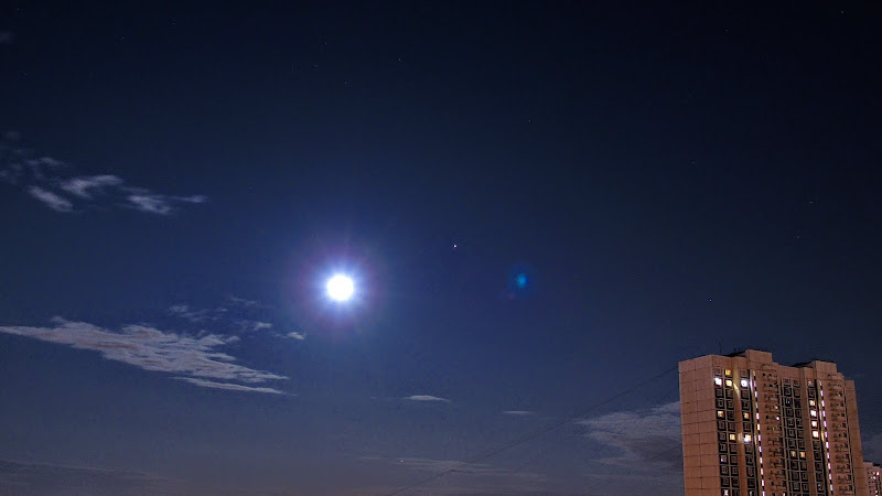 Полная, голубая и прочие луны... ... их поднакопилось. Астрофото от Андрея Климковского