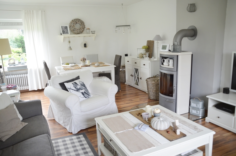 House no. 43: neues sofa new sofa und wohnprobleme
