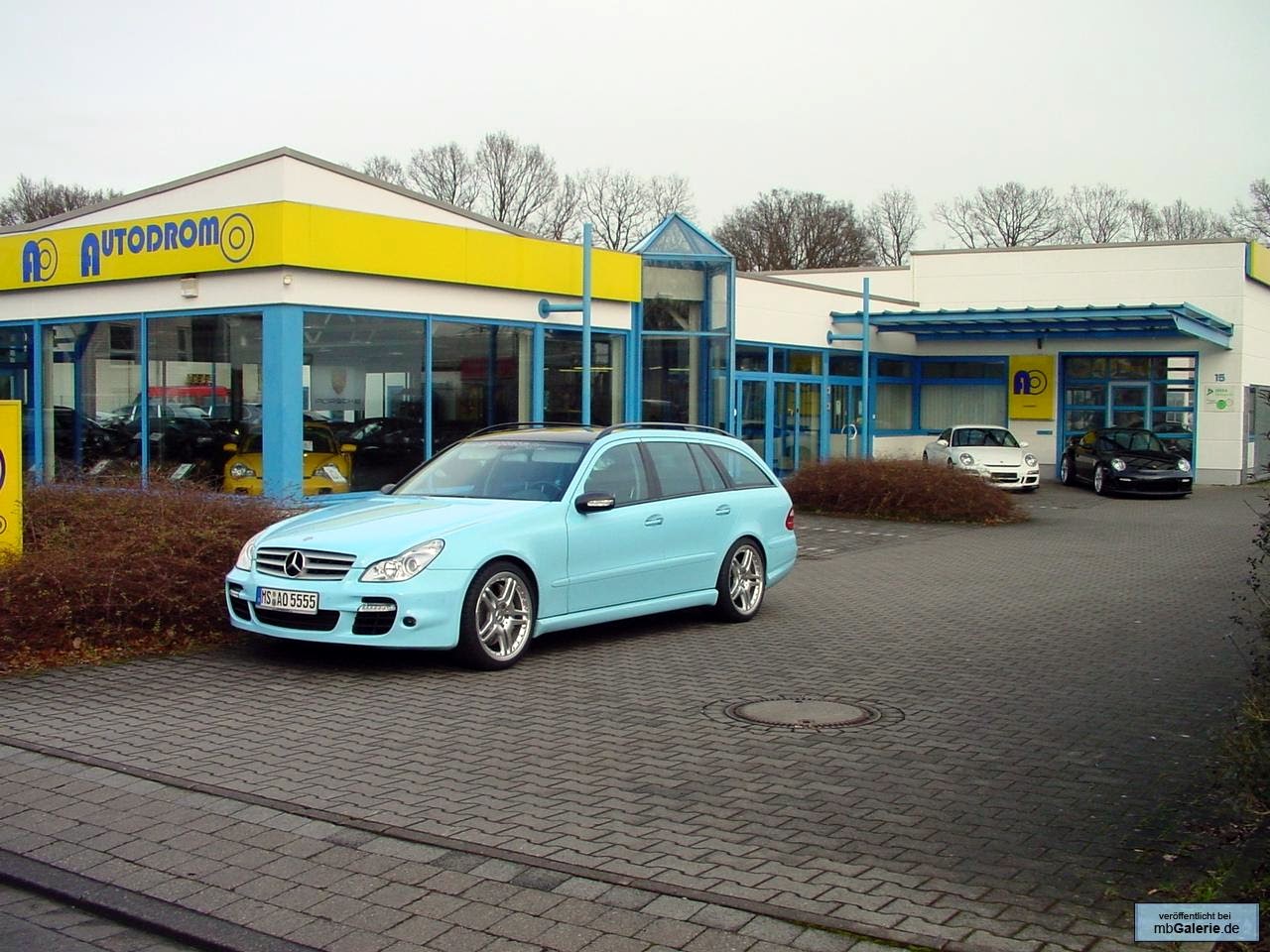 Mercedes_e55T_with_cls_face_blue_5.jpg