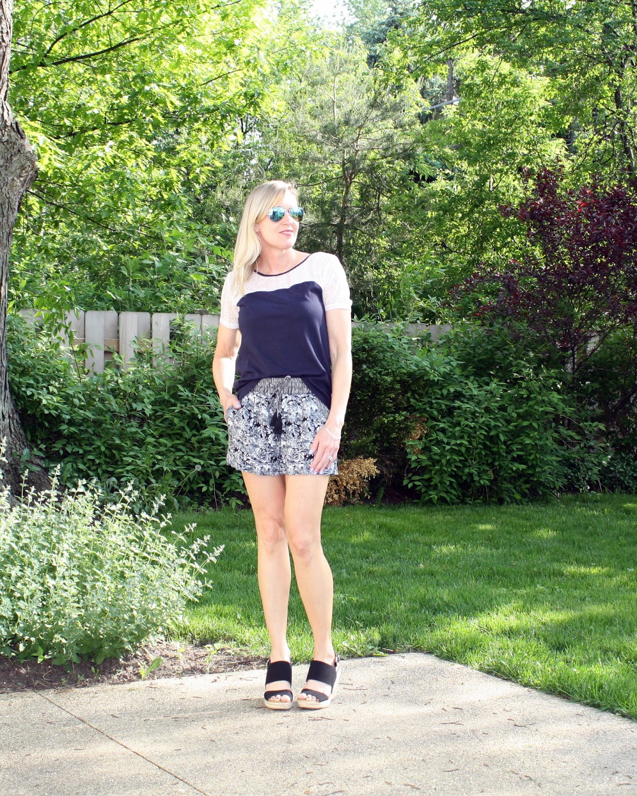6 Ways to Wear a Blazer with Shorts - Meagan's Moda