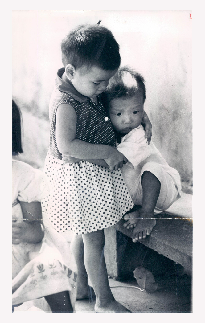 Nụ cười còn mãi theo thời gian của trẻ em miền Nam Việt Nam Nụ cười còn mãi theo thời gian của trẻ em miền Nam Việt Nam