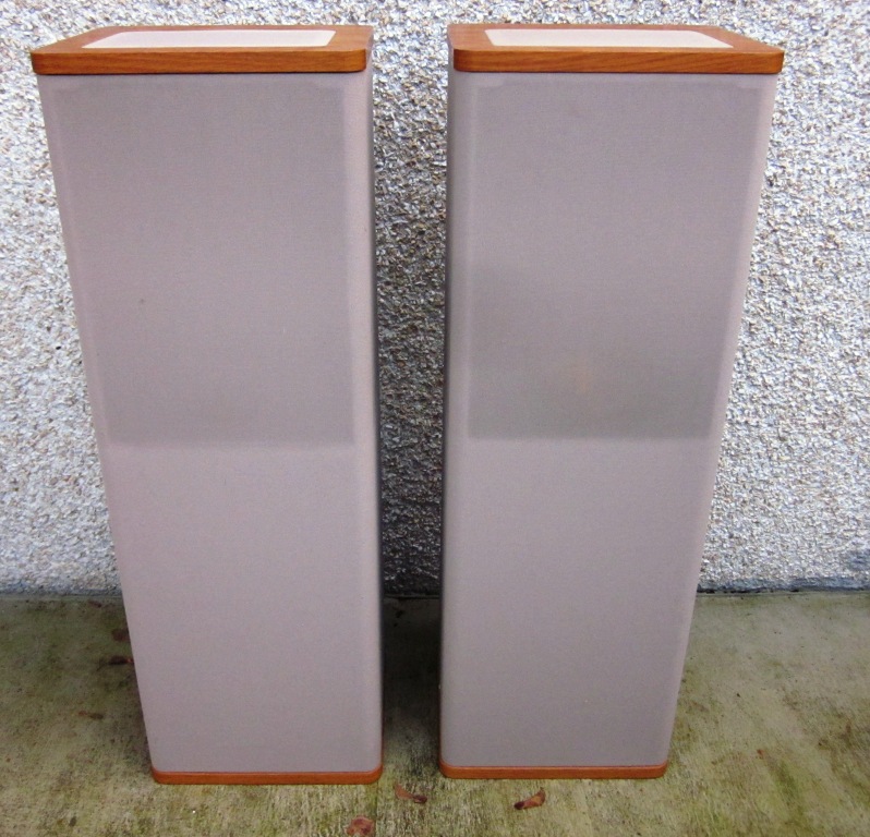 Speakerholic Vandersteen Model 1 Speakers