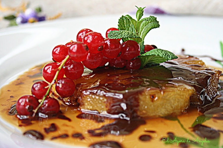 piña flambeada, Amaretto, salsa de chocolate,postres