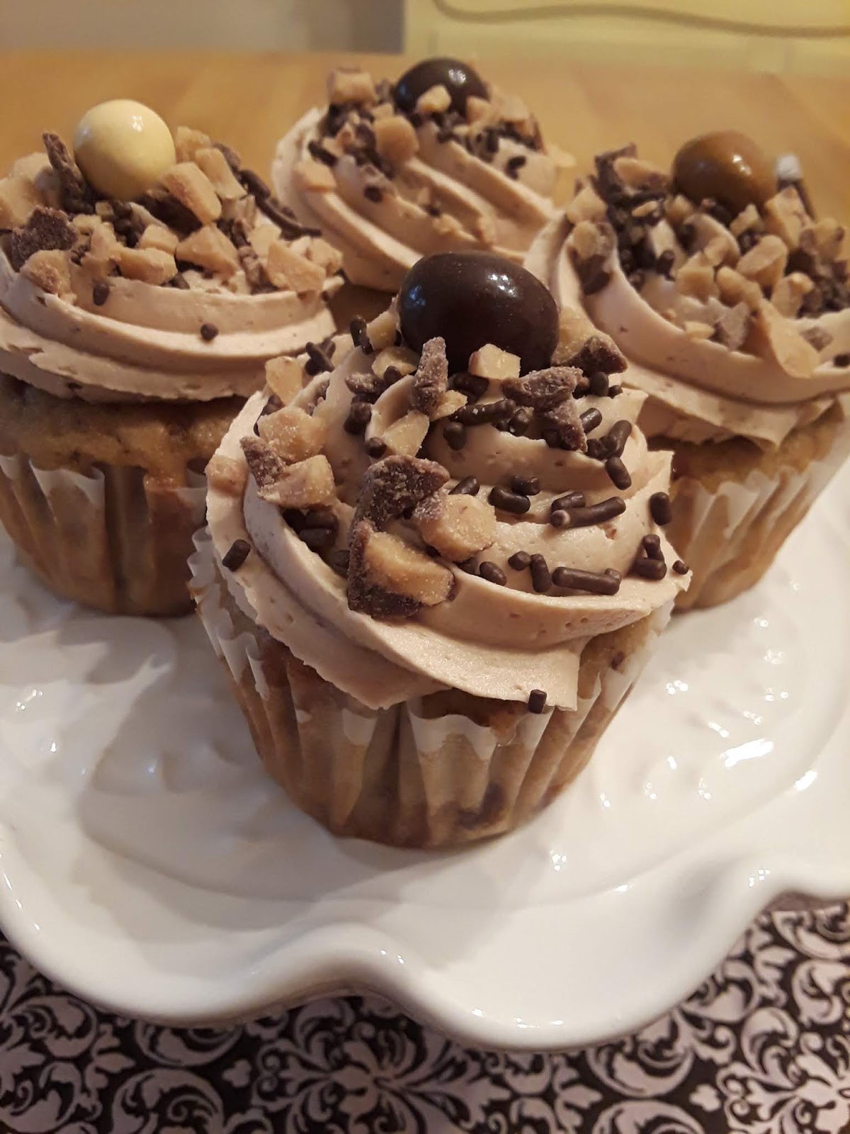 Juli Jacklin's Cupcakes Coffee Toffee Crunch Cupcakes with Mocha