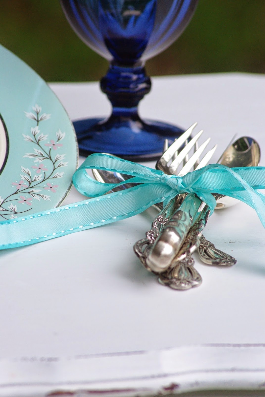 A Country Rose Tallahassee Florist Vintage Table Setting