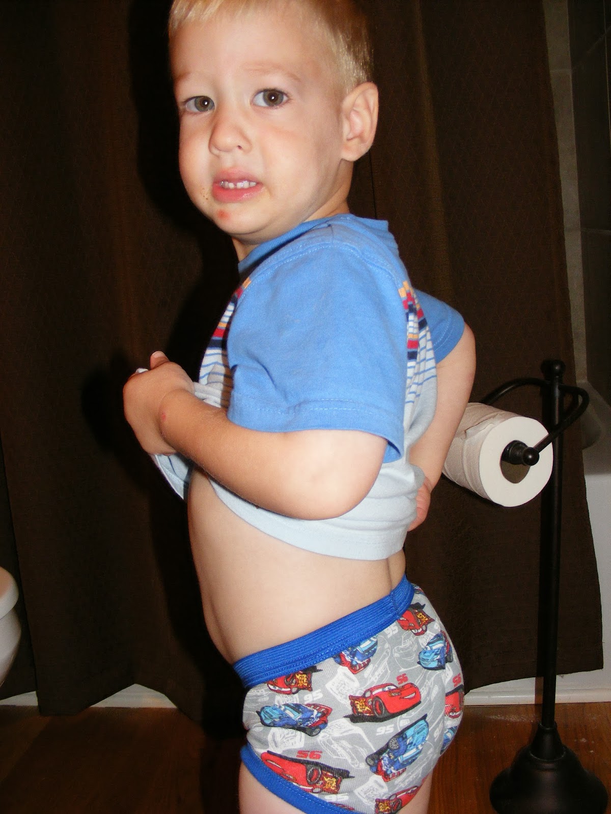 Diaper boy. Мальчики в памперсах модели. Томас diaper. Диаперс бой. Old boy in diapers