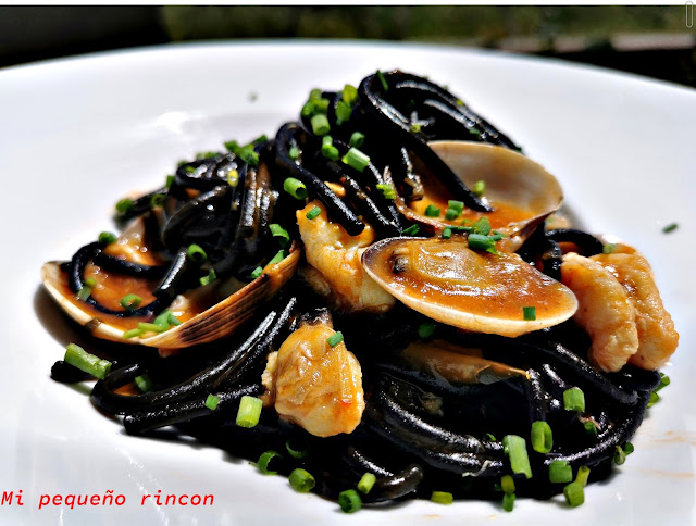 Spaghetti Negros Al Frutti Di Mare
