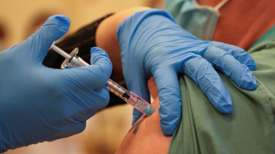"Venezolanos no recibirán ala vacuna contra el Covid": presidente Duque