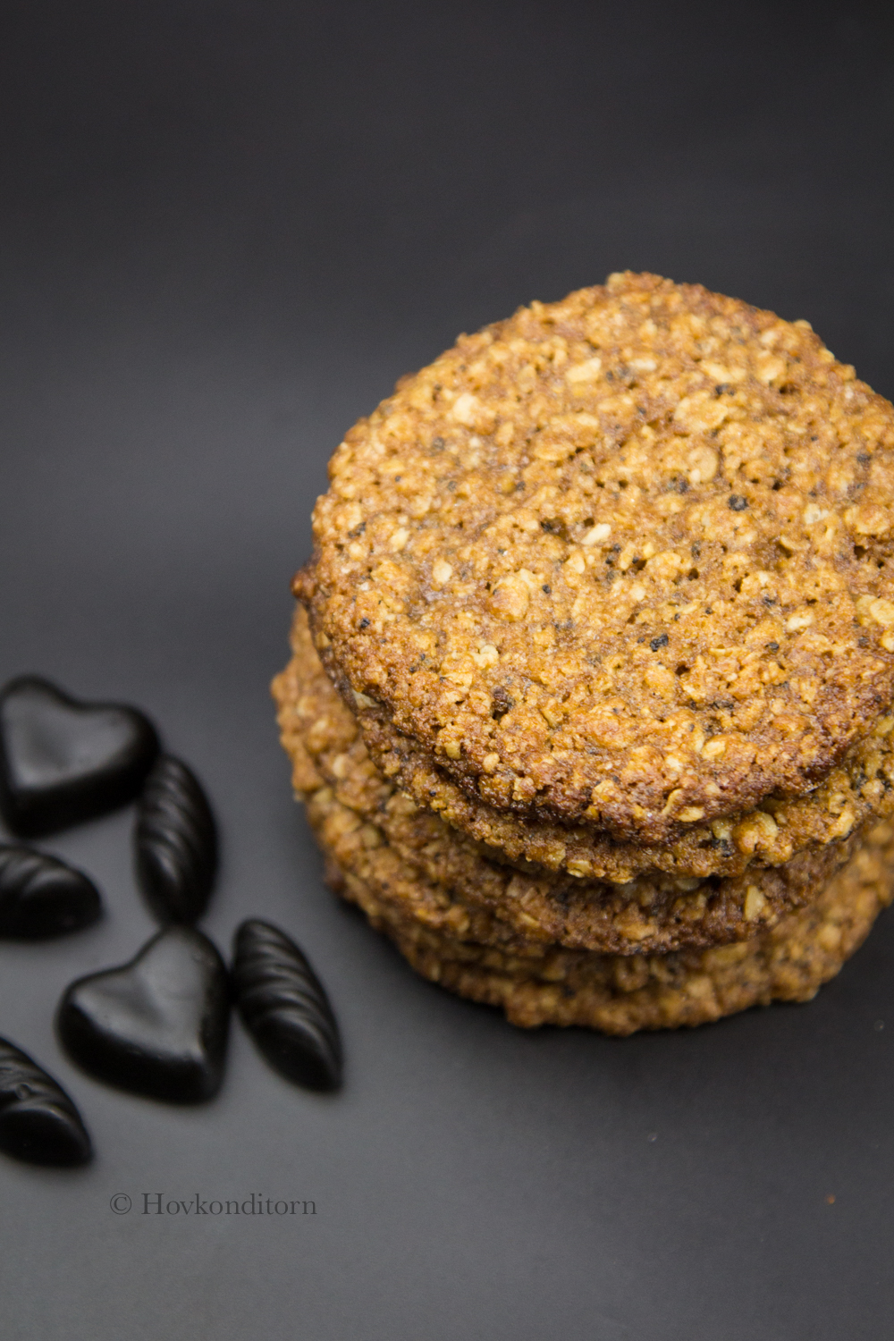 Vegan Licorice Oat Cookies