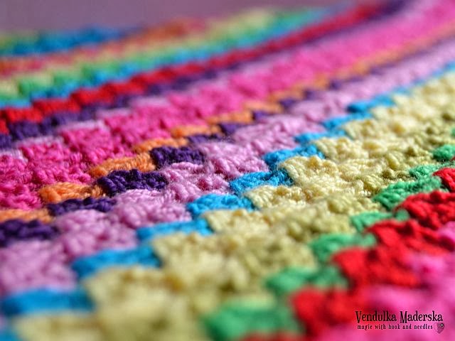 Crochet rainbow scarf pattern