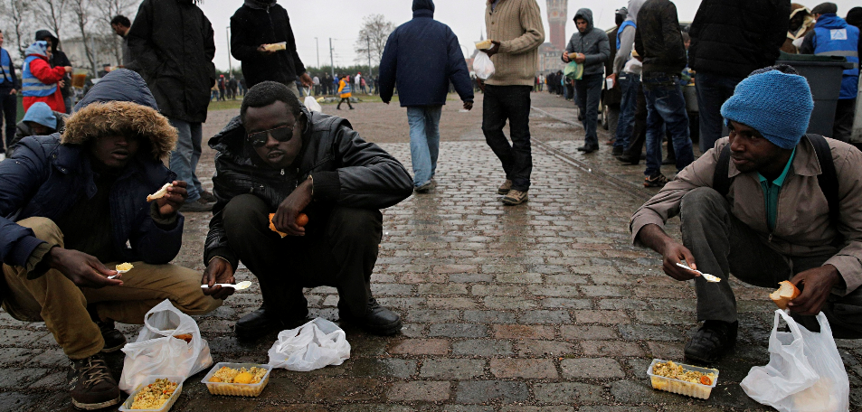 европейский миграционный кризис. гастарбайтеры из средней азии. мигранты в европе. беженцы в европе. беженцы.