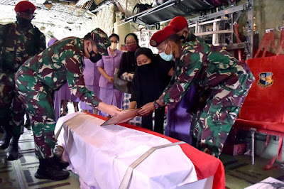 Jenazah Kopda Anumerta Dedy Irawan Dimakamkan di TMP Taman Bahagia Riau