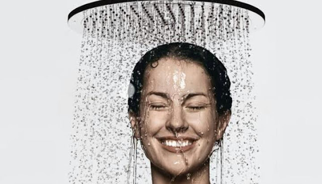 الاستحمام بالماء البارد الاستحمام بالماء البارد