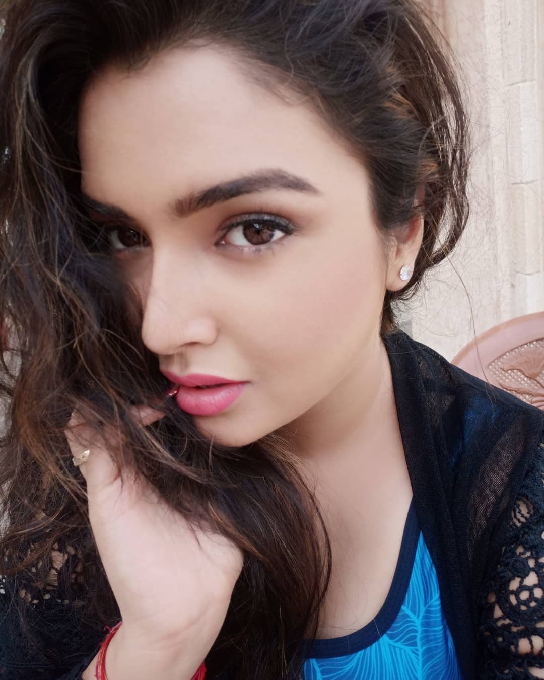 Amrapali Dubey HD Wallpaper: Latest Amrapali Dubey Hot Photos, Images