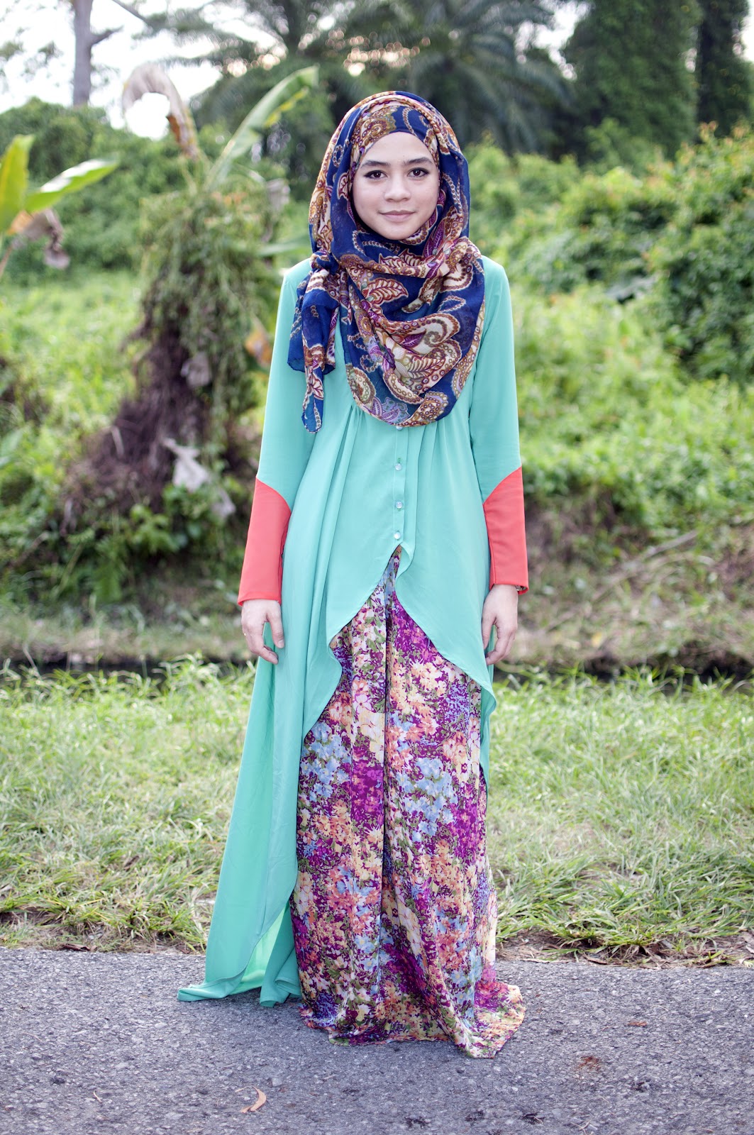 Мусульманский таджикский. Мусульманская одежда для девушек. Красивая мусульманская одежда для девушек. Современная мусульманская одежда для девушек. Таджикская одежда для женщин.