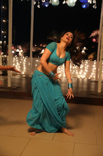 Tamannaah Bhatia Latest Saree Navel Extreme Stills from F2 Movie.