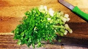 chop-the-spring-onion