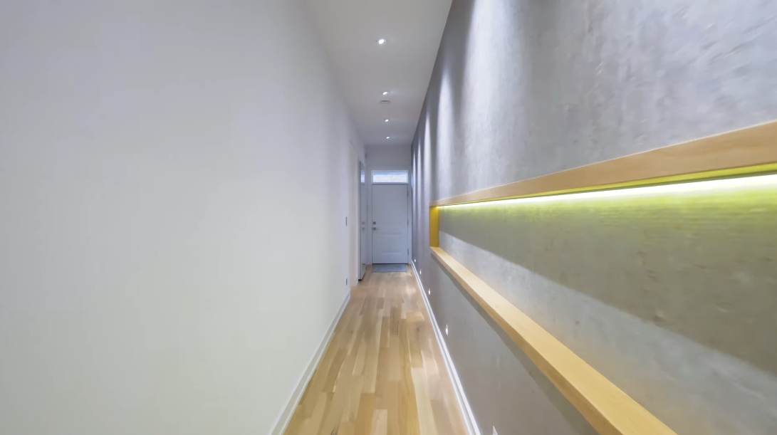 35 Interior Design Photos vs. 3046 N Ashland Ave Unit 1, Chicago Luxury Townhome Tour