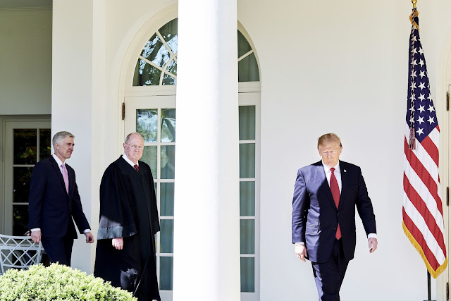Donald Trump with Justice Anthony Kennedy and Judge Neil Gorsuch