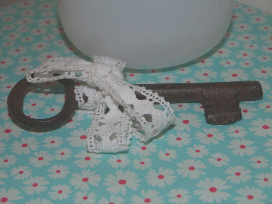 isabelvintage-vintage-taburete-decorado-decoupage