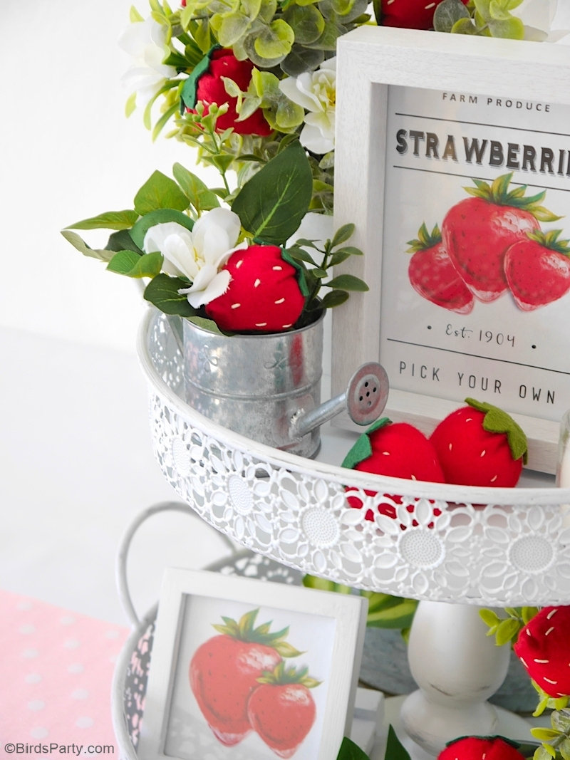 DIY Strawberry Farmhouse Decor + FREE Felt Strawberry Template - easy craft projects to decorate your home, tiered tray or table centerpiece! by BirdsParty.com @birdsparty #feltstrawberries #homedecor #summerdecor #strawberrytieredtray #tieredtray #farmhousedecor #farmhousestyle #farmhouse #strawberrysigns