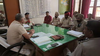 Ellenabad by-election: पंजाब पुलिस के अधिकारियों संग बनाई सांझी रणनीति, डीएसपी डबवाली कुलदीप सिंह बेनीवाल ने की बैठक