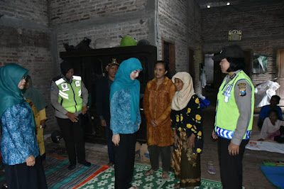 Ketua TP PKK Kabupaten Trenggalek Kunjungi Keluarga TKW yang Meninggal Dunia