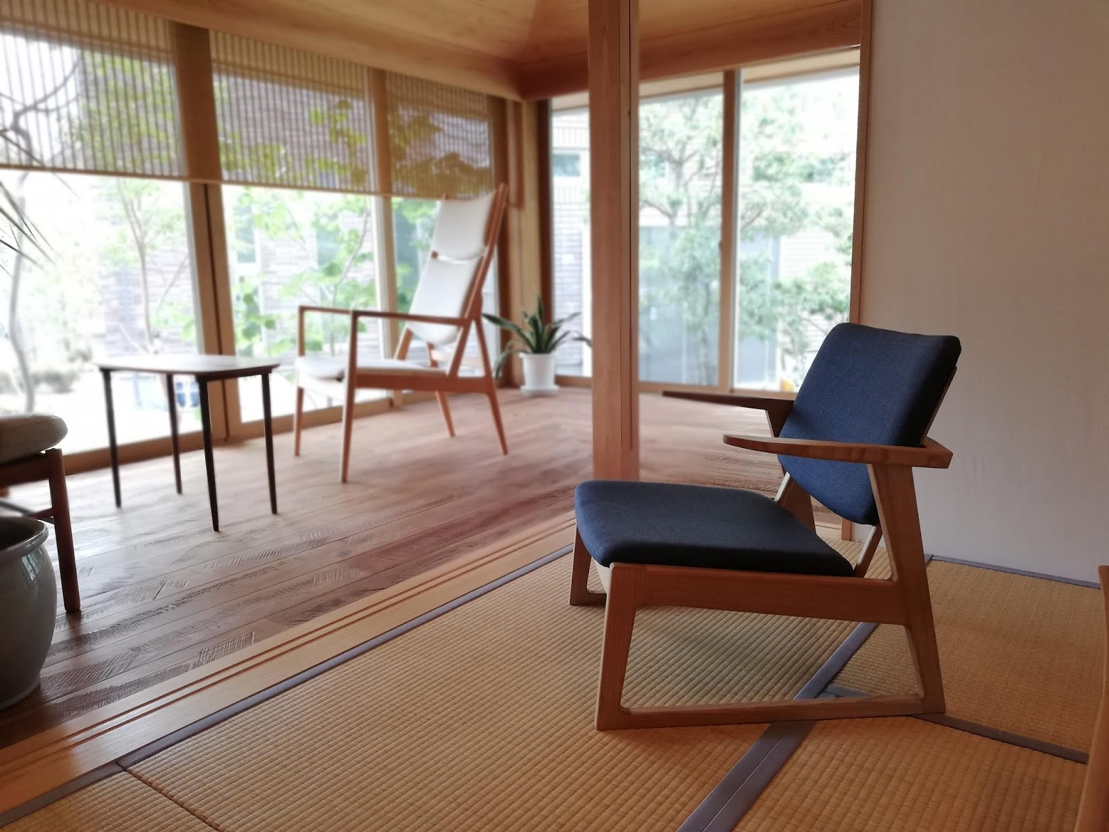 Chloros Furniture Blog: ”低座の椅子” Japanese-style easy chair
