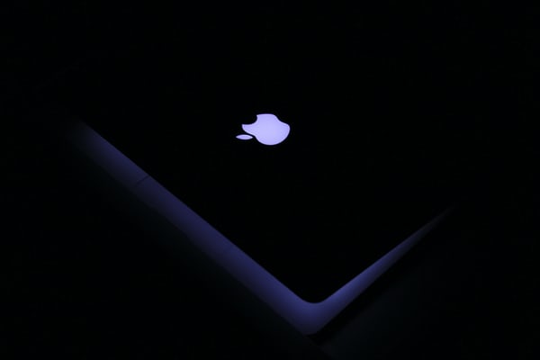 蘋果使用AI人工智慧偵測色情照引爆爭議,這是怎麼回事呢?