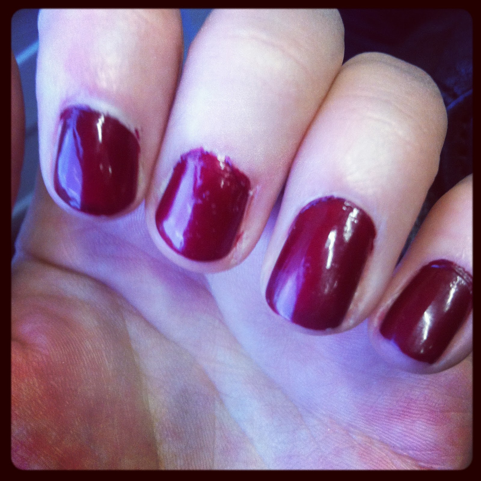 My Life As A Beauty Addict: Berry red nails!
