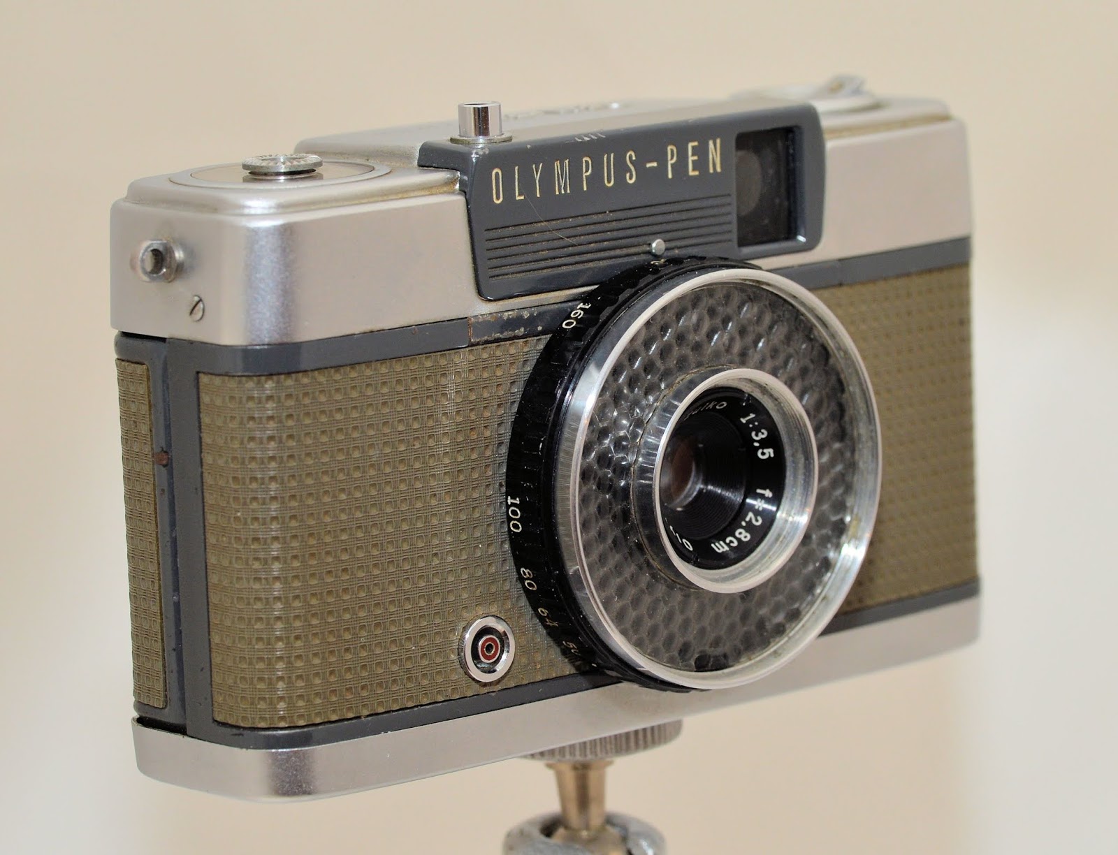 Random Camera Blog: Half-Frame Interlude - the Olympus PEN EE